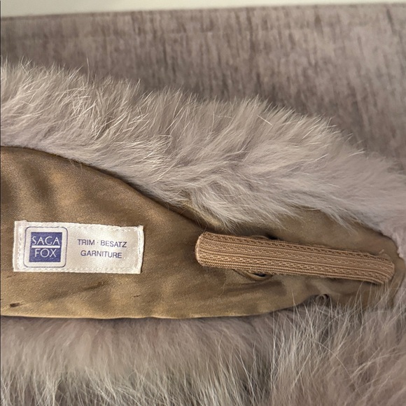 Saga fox fur collar - Picture 6 of 8